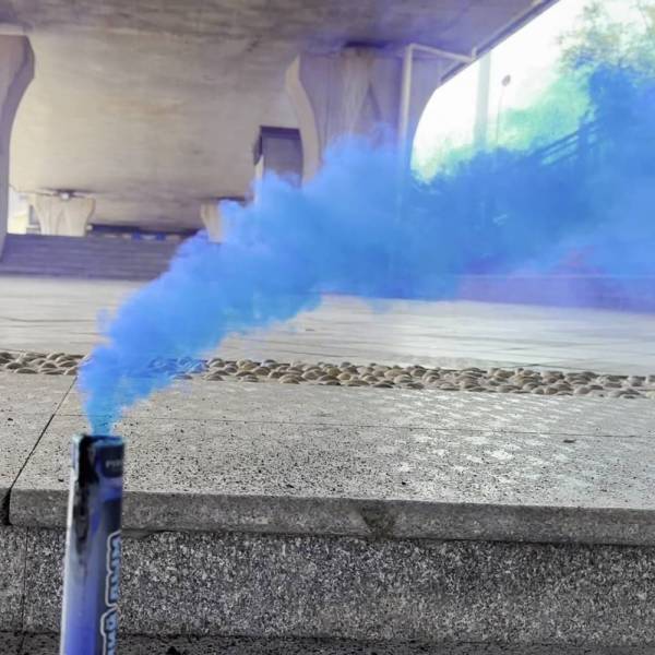 cvetnoj_dym_goluboj_fd011